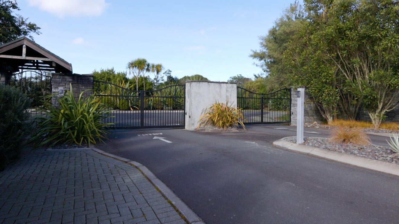72 Parawera Drive, Acacia Bay, Taupo - Carousel 2