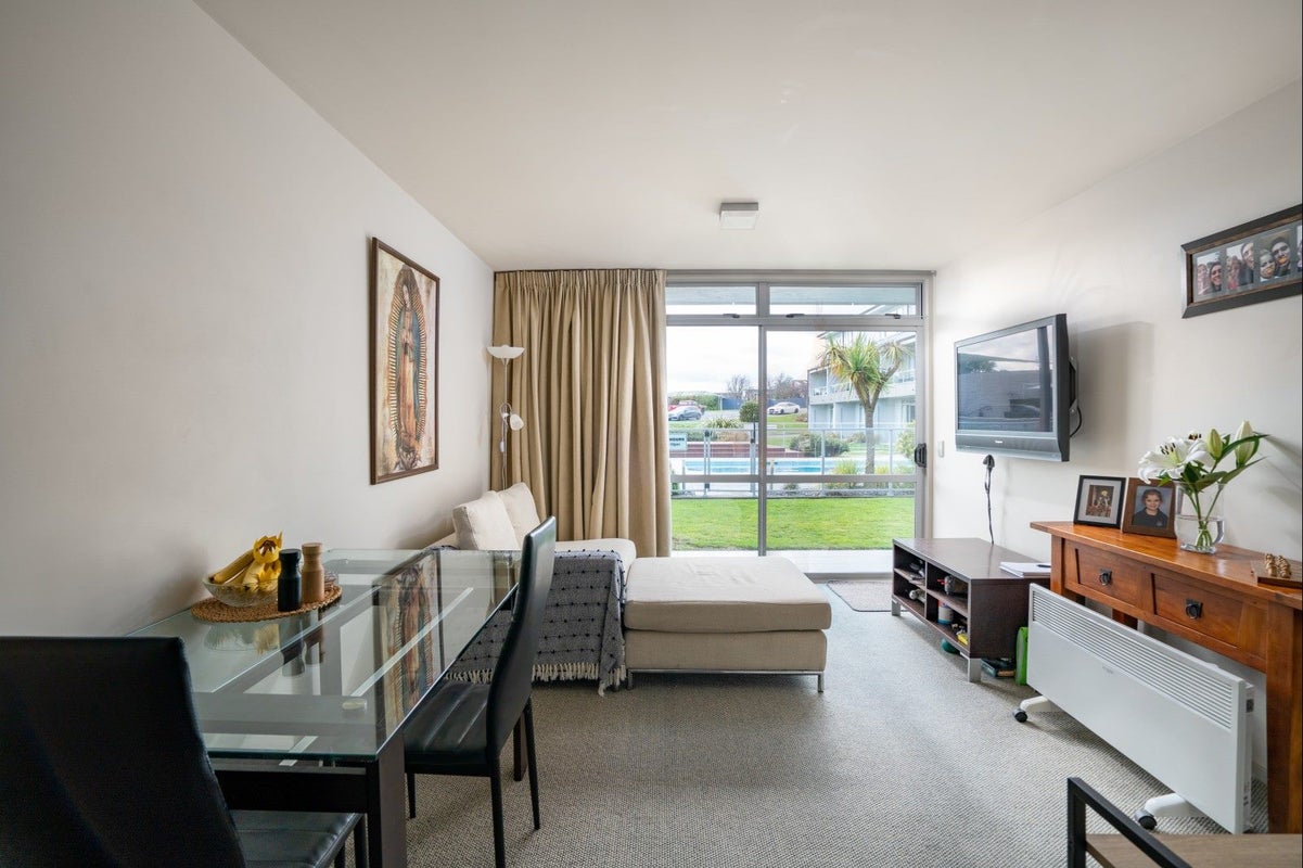 300 Lake Terrace, Two Mile Bay, Taupo - Carousel 2