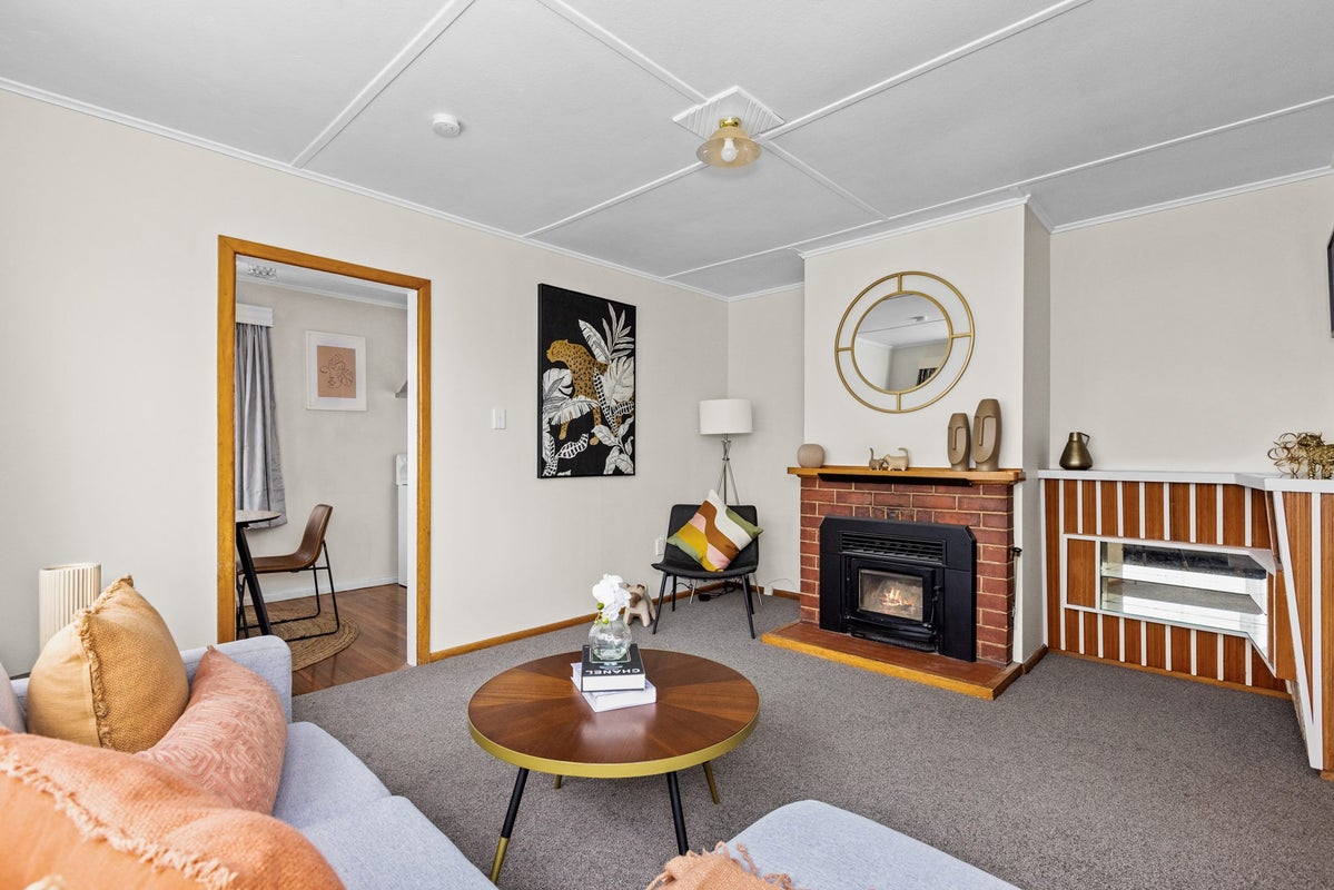 16 Menin Road, Onekawa, Napier - Carousel 1