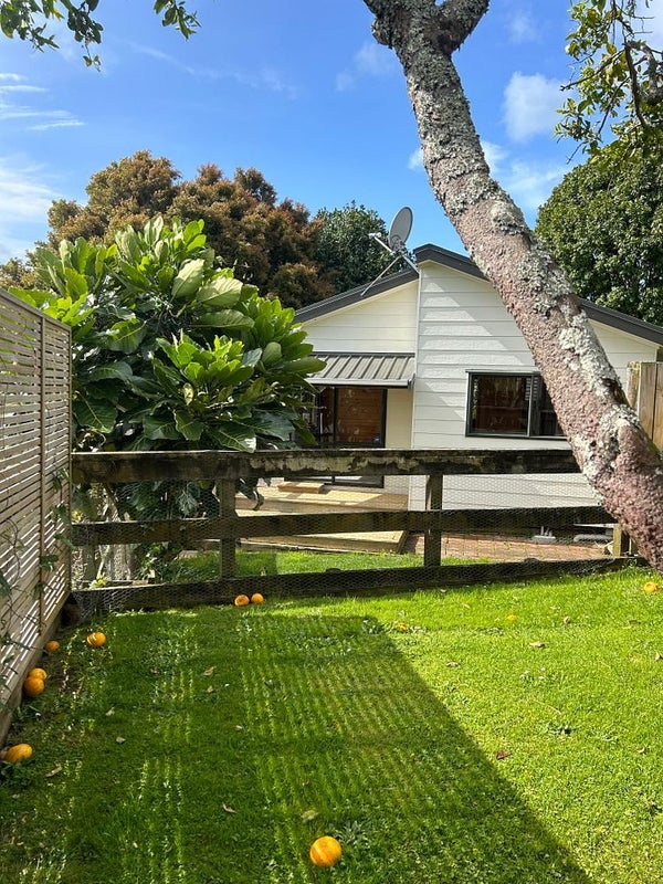 14 Yeoman Place, Howick, Auckland - Carousel 1