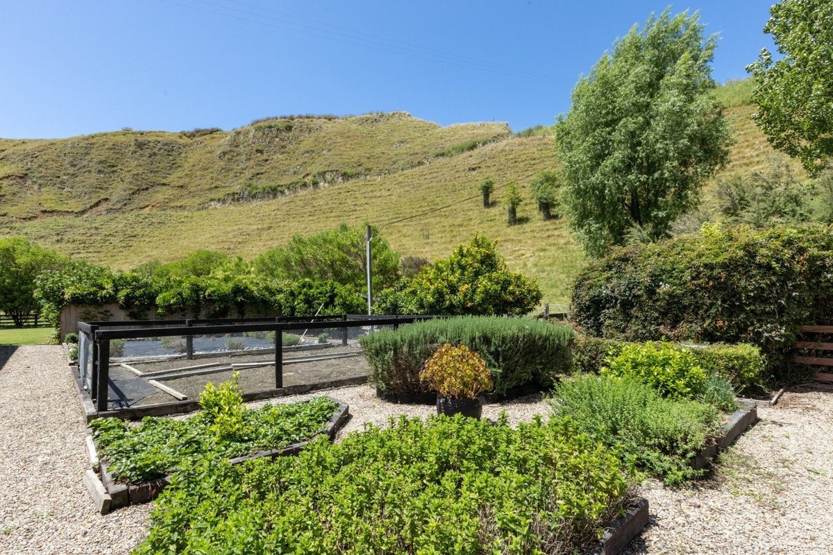 11 Mangakuri Road, Havelock North - Carousel 15