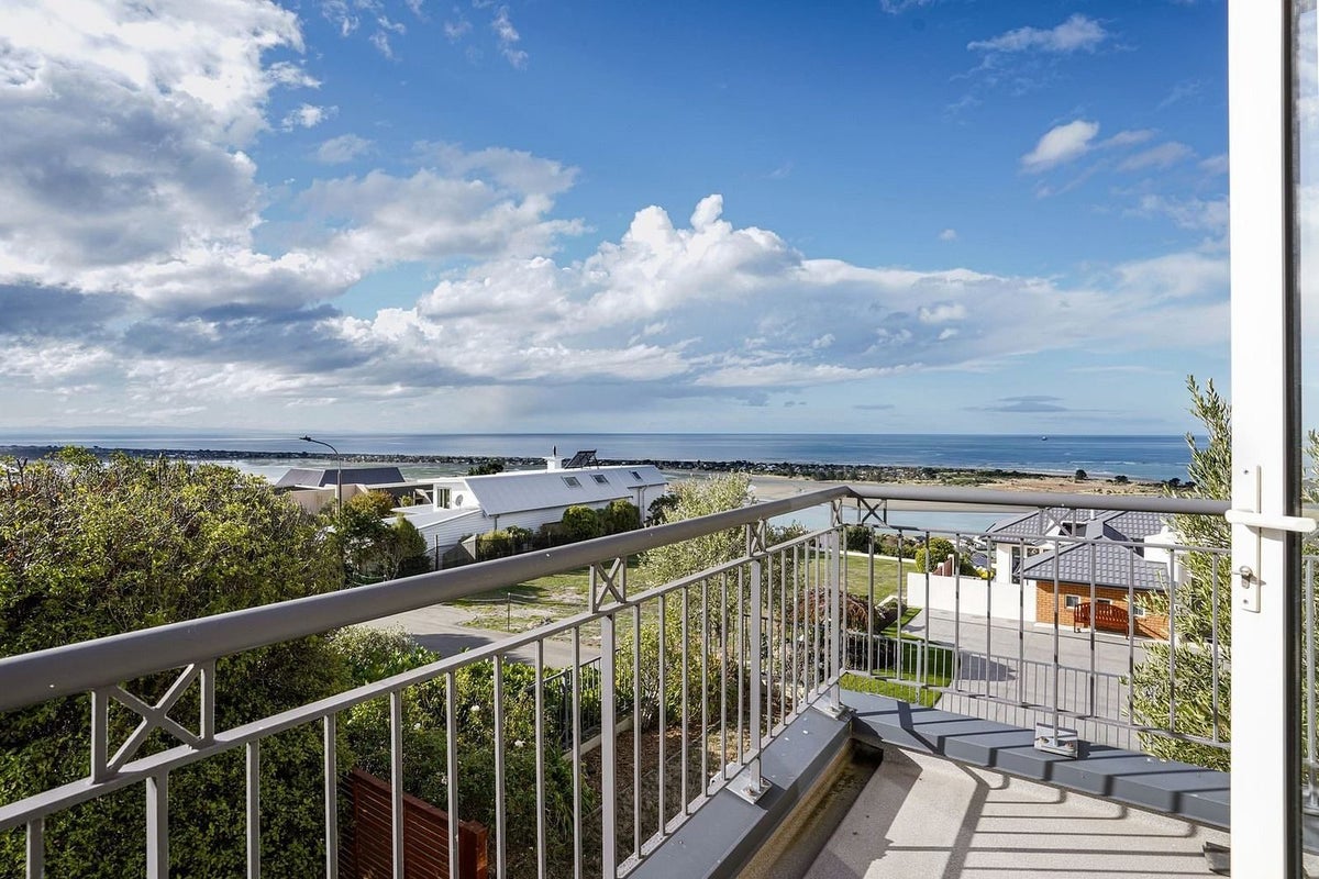 4 Dunkeld Lane, Redcliffs, Christchurch - Carousel 1