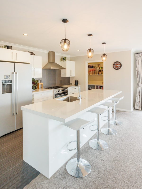 11 St Heliers Grove, Fitzherbert, Palmerston North - Carousel 43