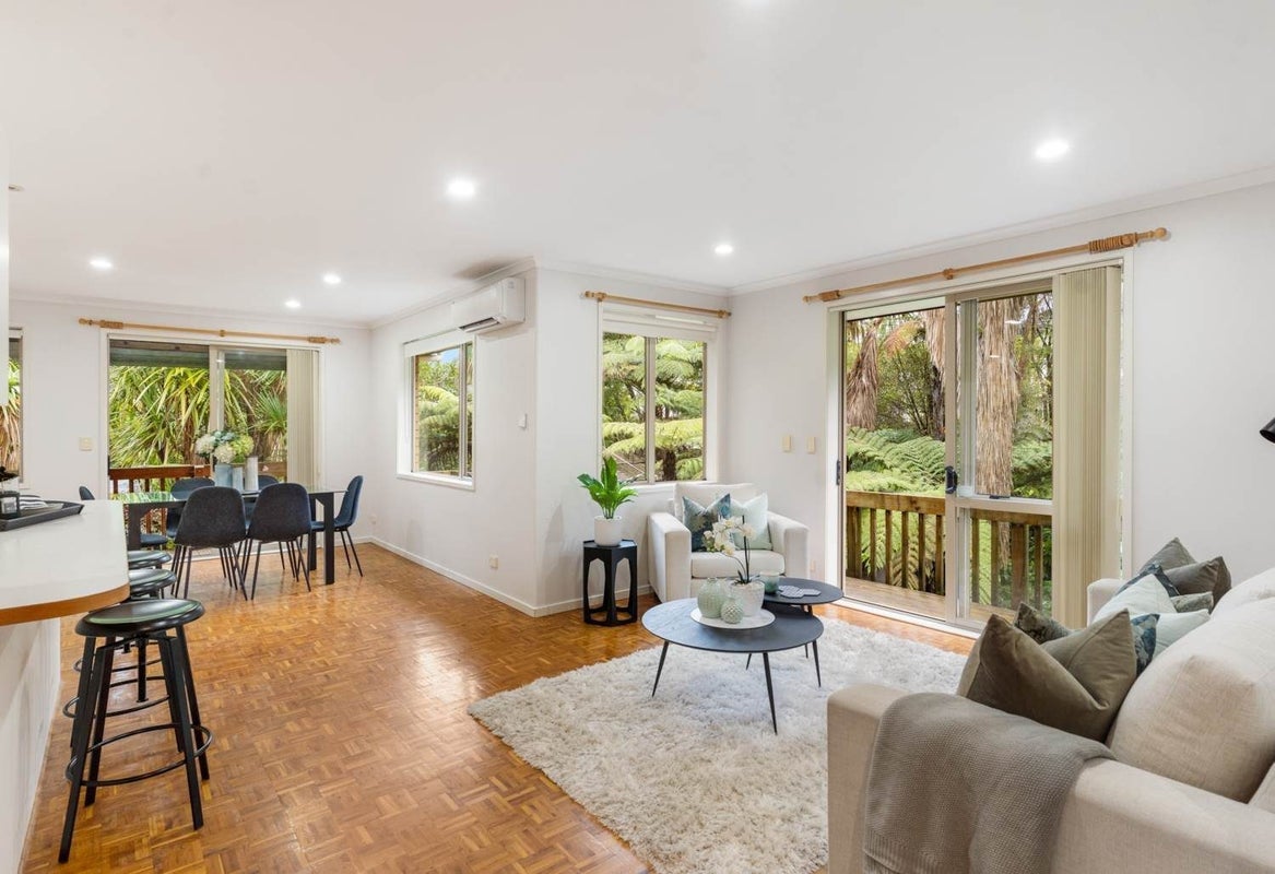21 Frenz Drive, Titirangi, Auckland - Carousel 2