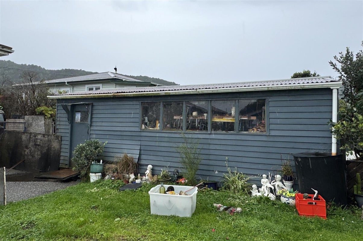 16 Peel Street, Cobden, Greymouth - Carousel 18