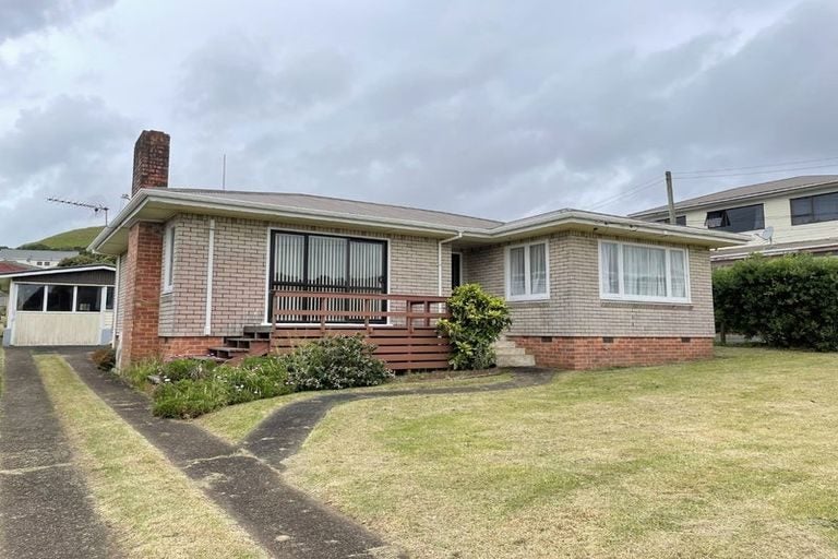 111 Wallace Road, Mangere Bridge, Auckland - Carousel 1