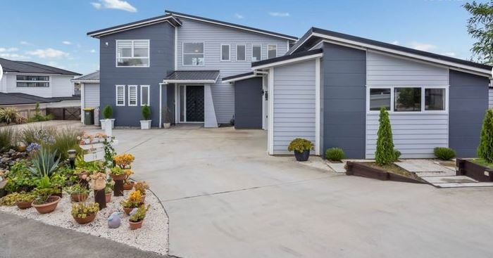19 George Town Drive, Beachlands, Auckland - Carousel 1