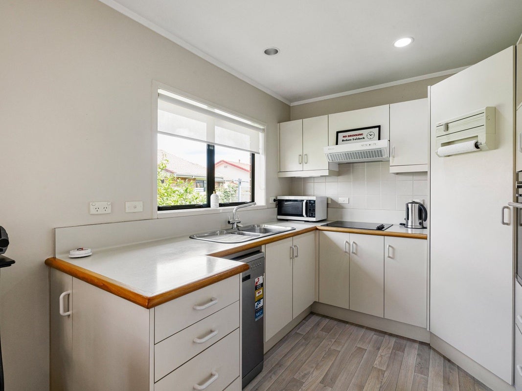 36 Selby Mews, Flagstaff, Hamilton - Carousel 2