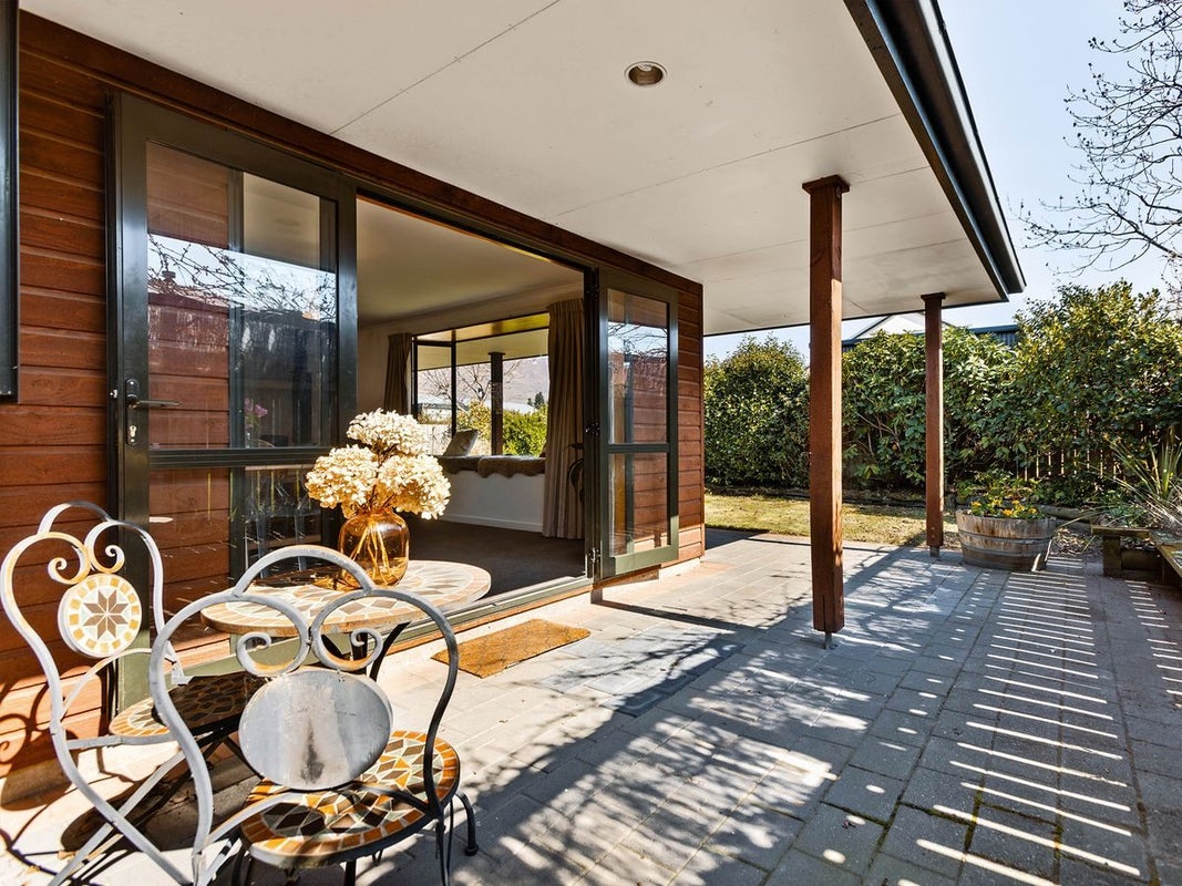 5A Mercury Place, Wanaka, Wanaka - Carousel 1
