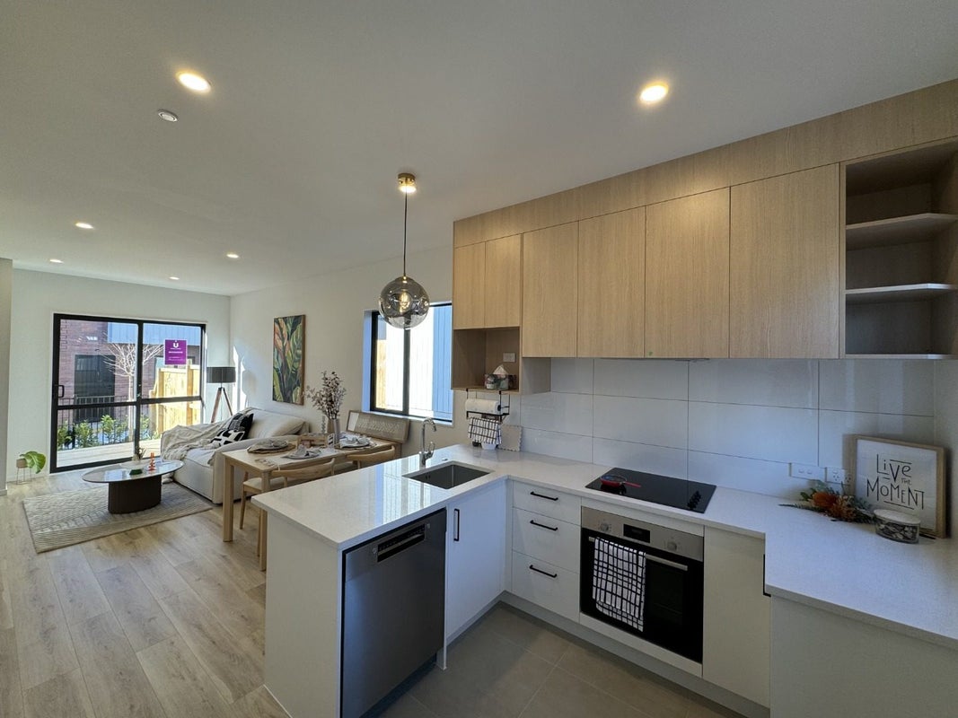 11 Paetai Lane, Te Atatu Peninsula, Auckland - Carousel 2