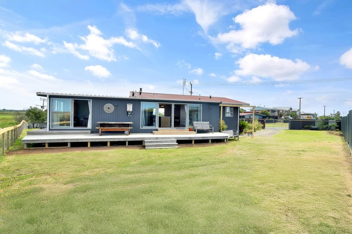 342 Pukehina Beach Road, Pukehina, Te Puke - Carousel 1