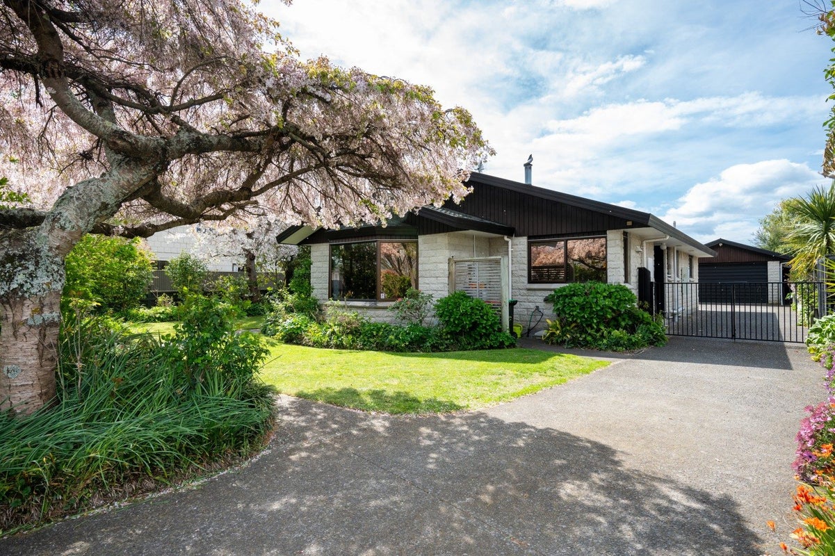 1216 Louie Street, Parkvale, Hastings - Carousel 1