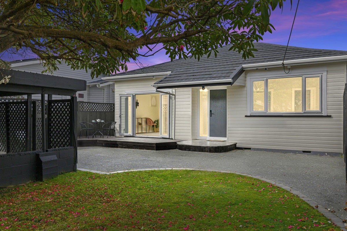 10 Byron Street, Petone, Lower Hutt - Carousel 2