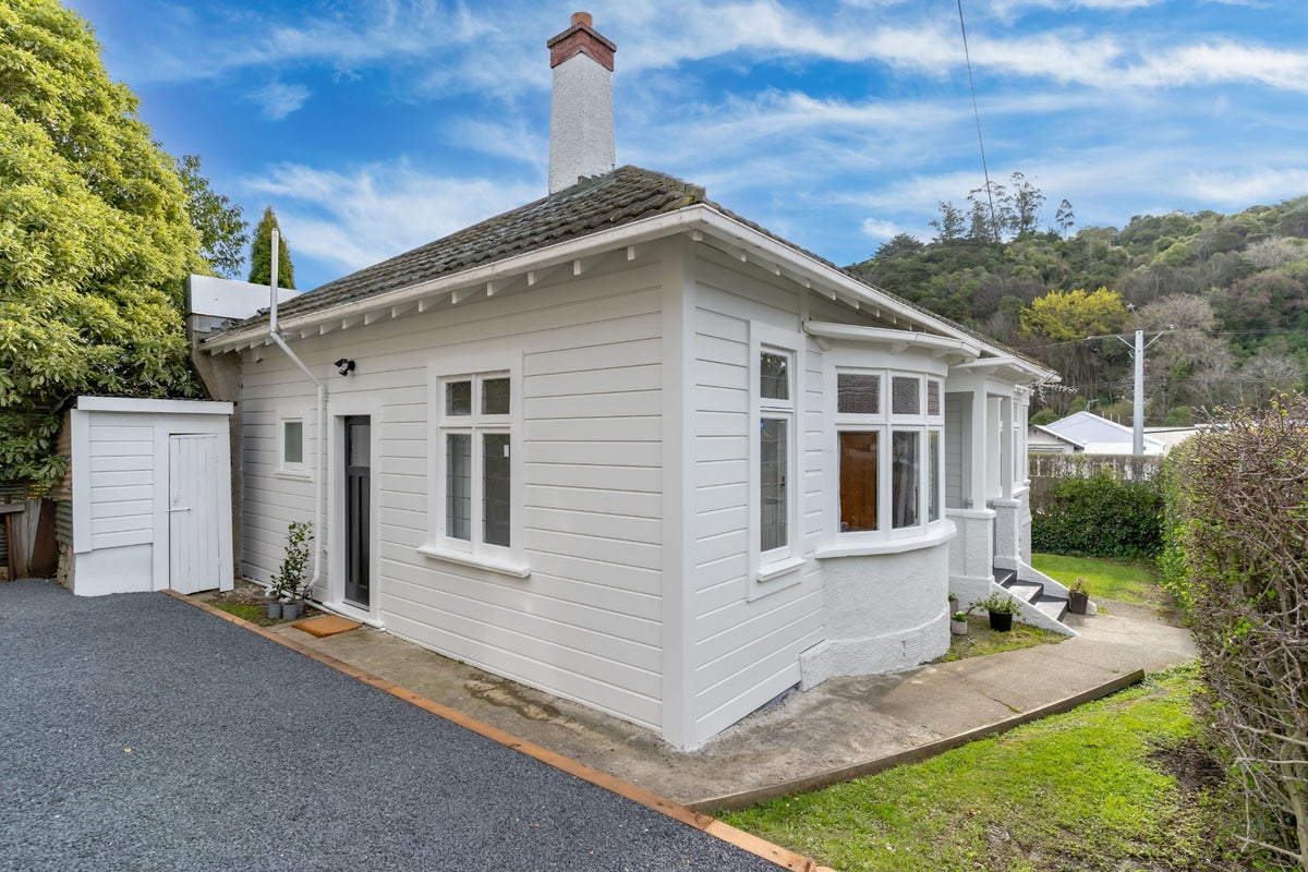 2 Islington Street, North East Valley, Dunedin - Carousel 1
