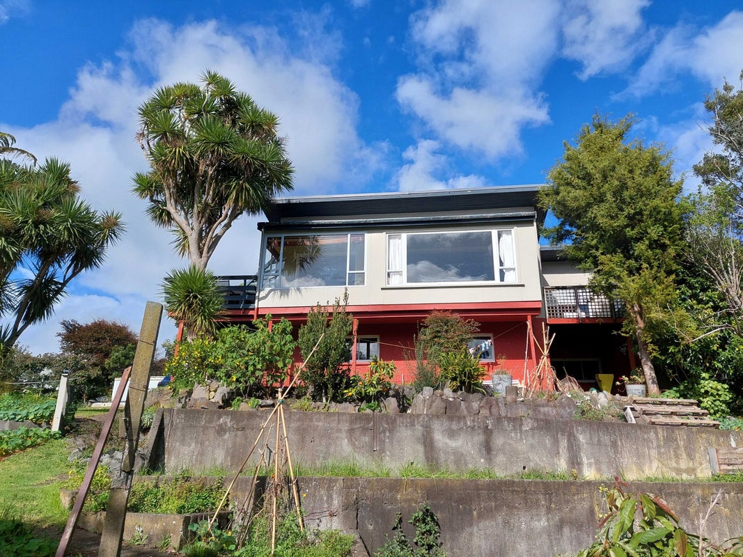 12A Burns Street, Westown, New Plymouth - Carousel 2