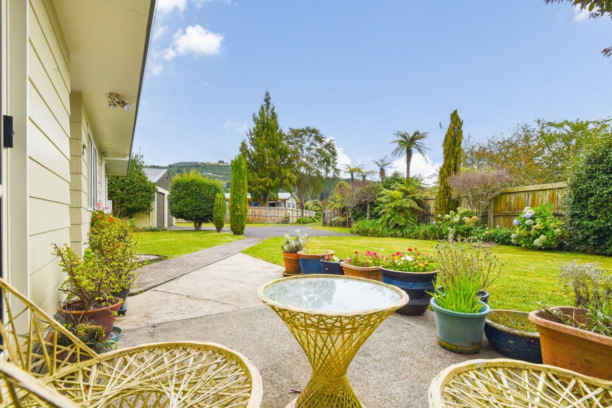 17 Chapman Place, Fairy Springs, Rotorua - Carousel 2