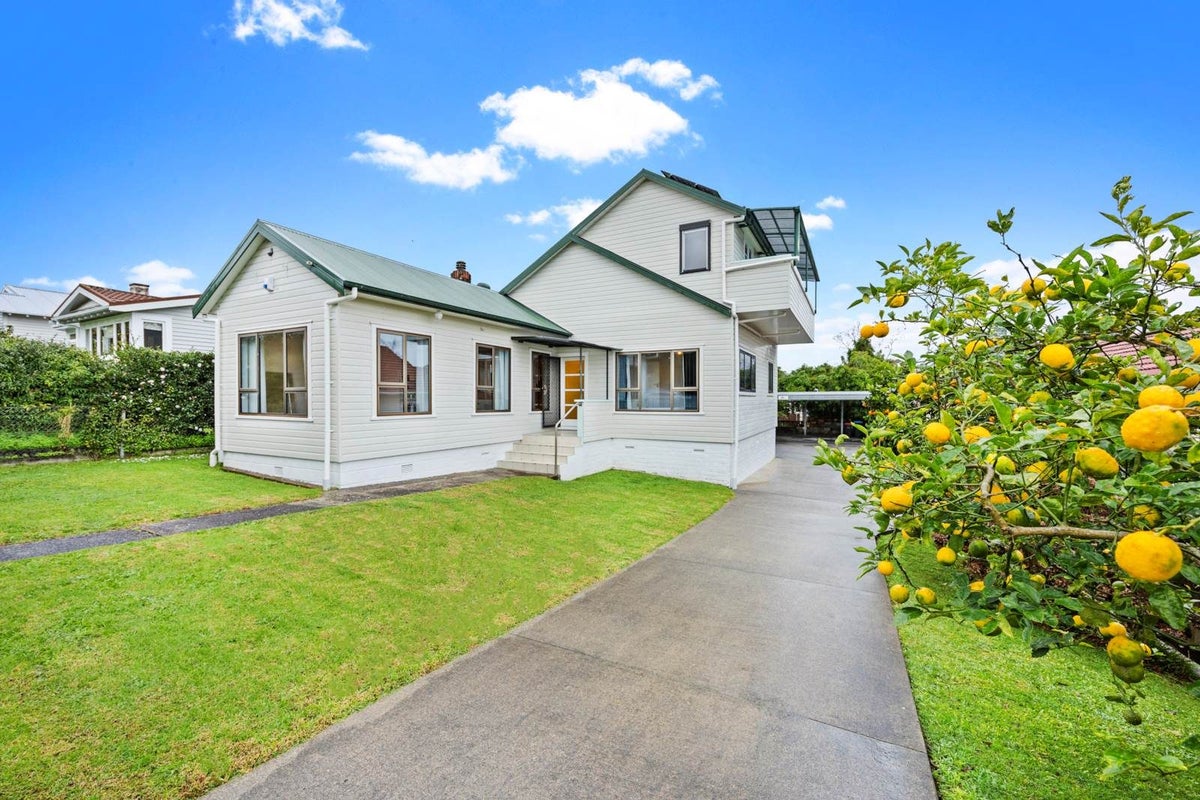 20 Rhodes Avenue, Mount Albert, Auckland - Carousel 2