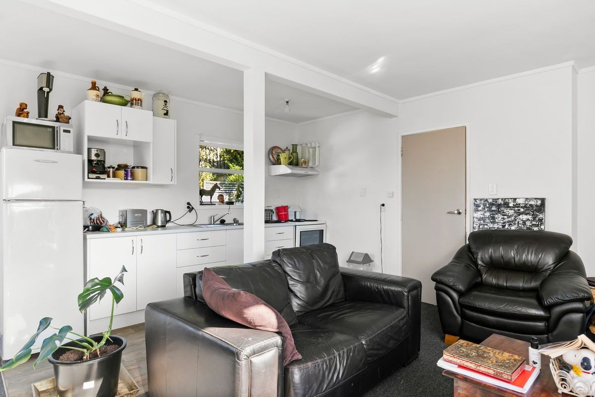 95 Makara Road, Karori, Wellington - Carousel 1