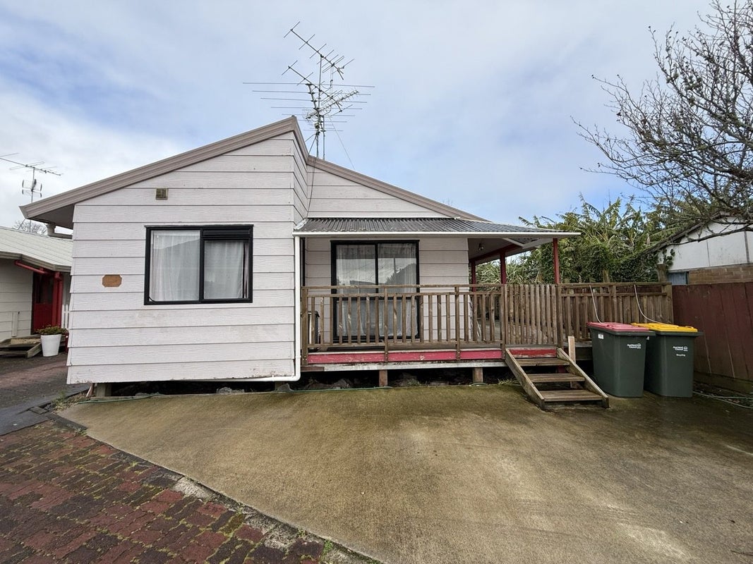 1/20 Ocean View Road, Northcote, Auckland - Carousel 2