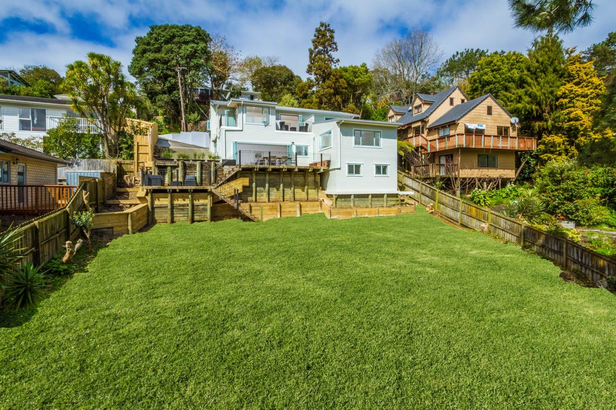 155 Browns Bay Road, Browns Bay, Auckland - Carousel 1