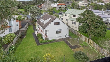 16 Redfern Lane, Glenfield, Auckland - Carousel 1