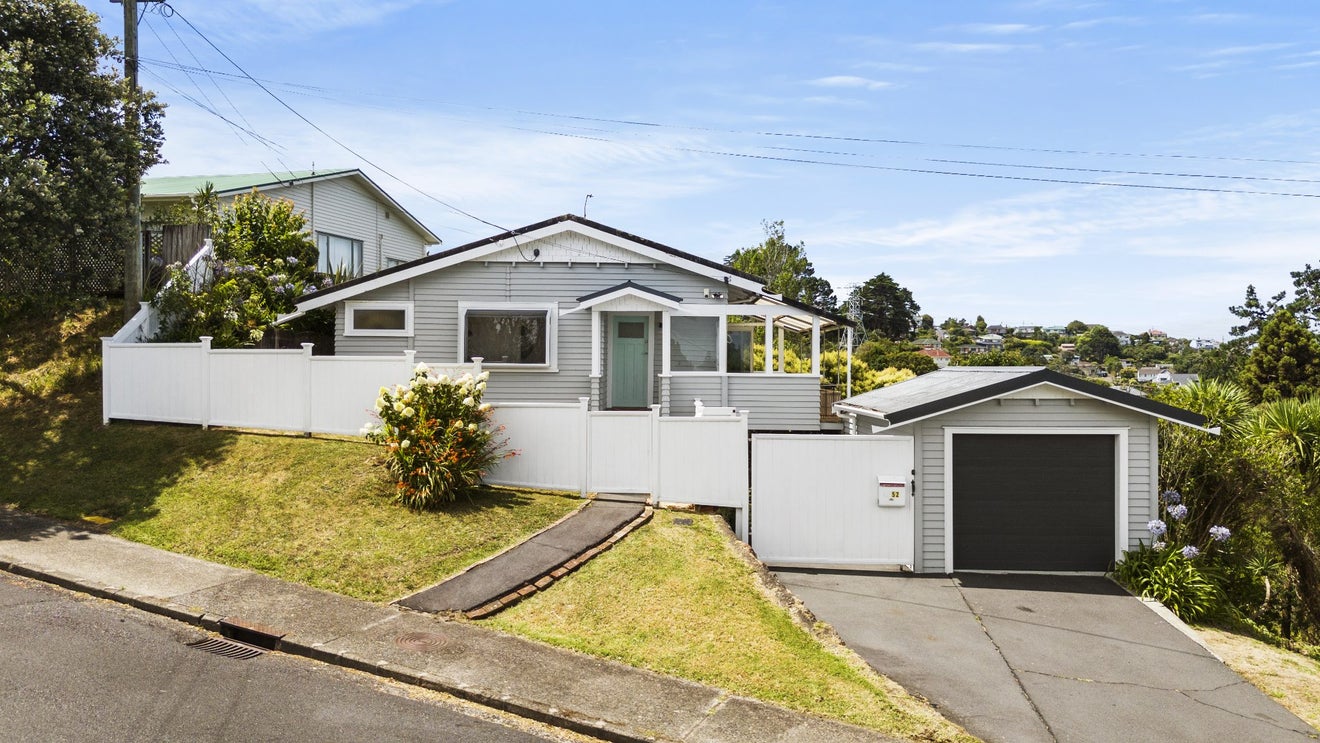 52 Goodall Street, Hillsborough, Auckland - Carousel 1