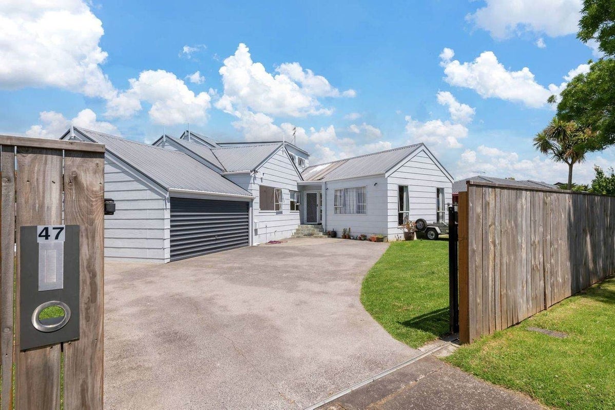 47 Sunderlands Road, Half Moon Bay, Auckland - Carousel 1