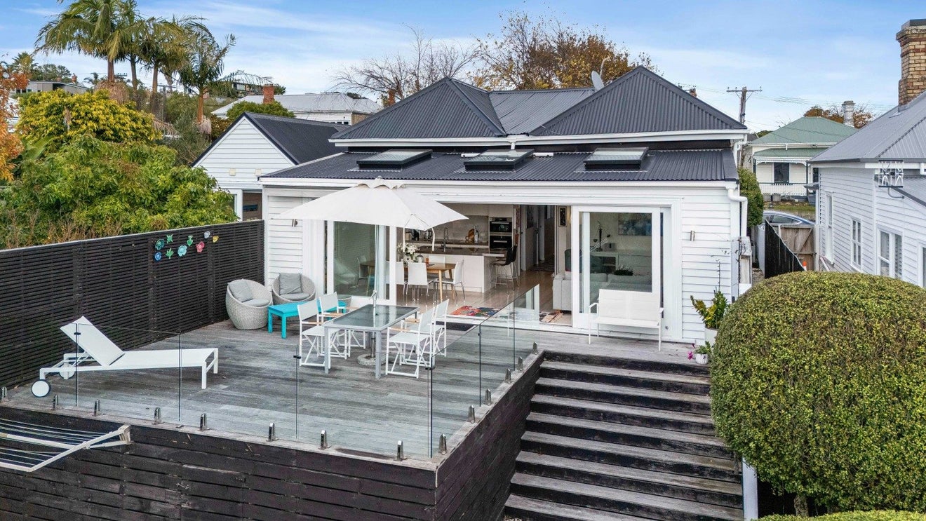 25 Grosvenor Street, Grey Lynn, Auckland - Carousel 2