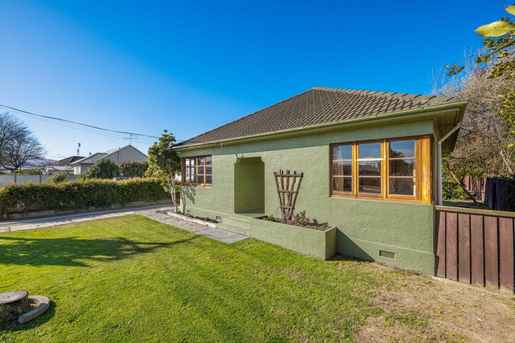 36 Warwick Street, Mayfield, Blenheim - Carousel 1