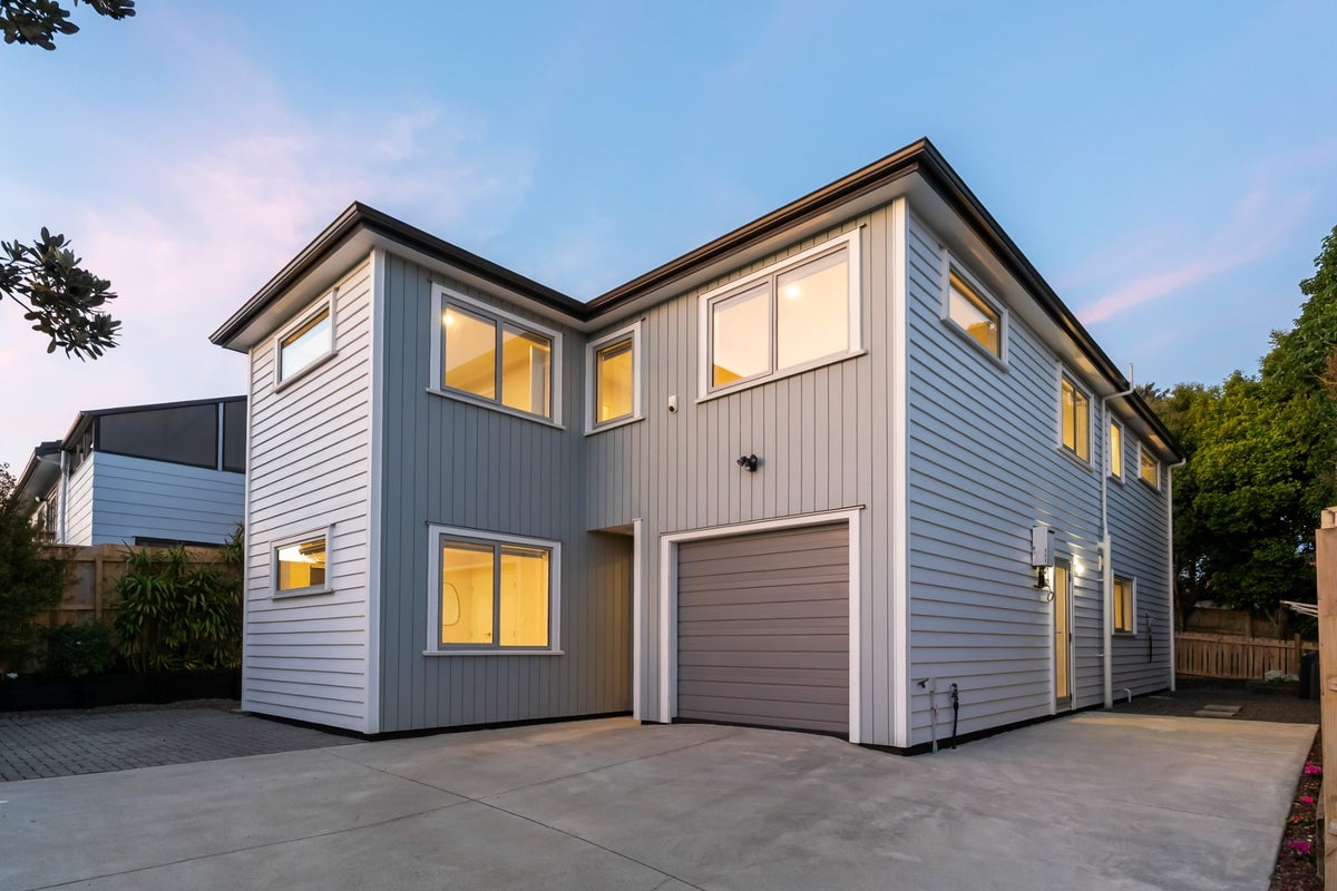 38B West Harbour Drive, West Harbour, Auckland - Carousel 1