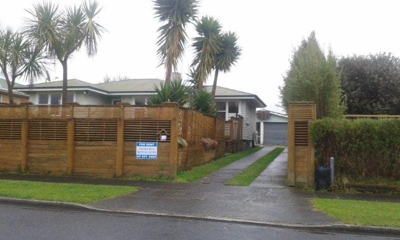 48 Henderson Crescent, Parkvale, Tauranga - Carousel 1