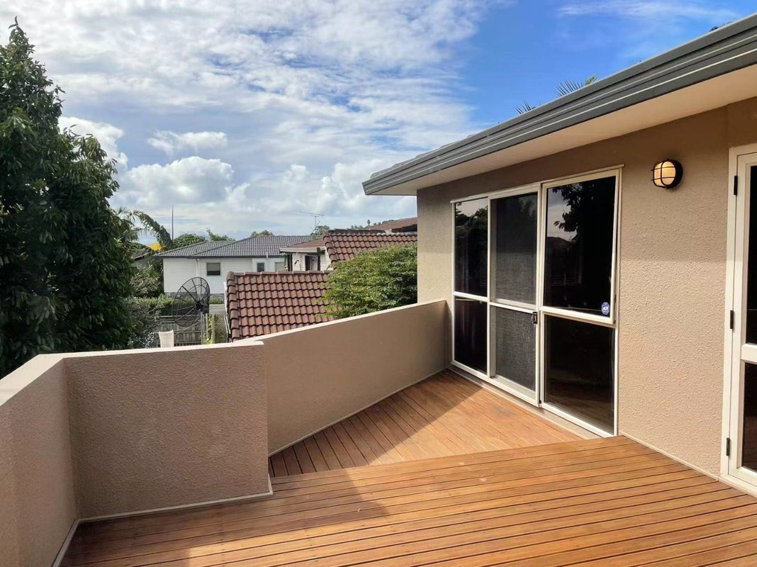 2 Kaniere Place, Half Moon Bay, Auckland - Carousel 1