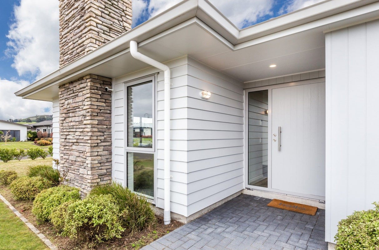 8 The Pheasant Tail, Nukuhau, Taupo - Carousel 1