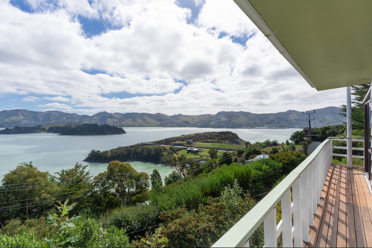 60 Bayview Road, Charteris Bay, Lyttelton - Carousel 1