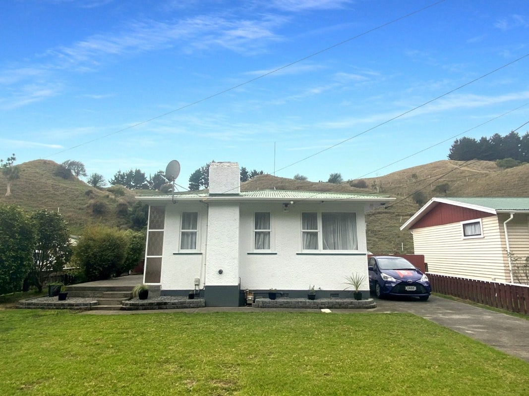 23 Turoa Road, Whanganui East, Whanganui - Carousel 2