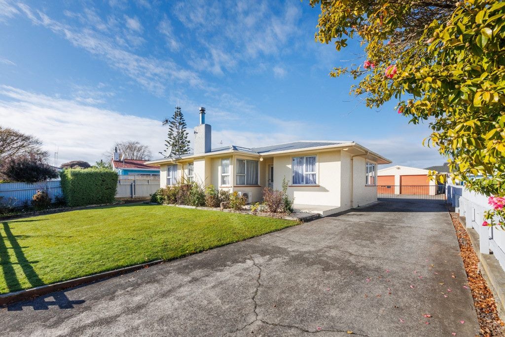19 Piper Place, Roslyn, Palmerston North - Carousel 1