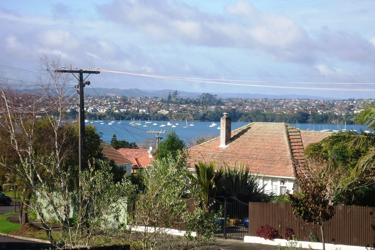 6 Inglewood Street, Wai o Taiki Bay, Auckland - Carousel 1