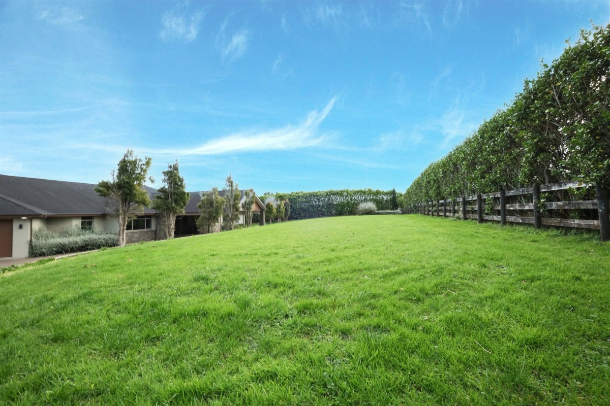 305 Old North Road, Kumeu - Carousel 24