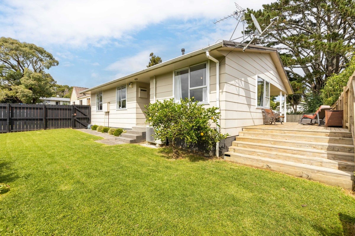 119 Riversdale Drive, Merrilands, New Plymouth - Carousel 1