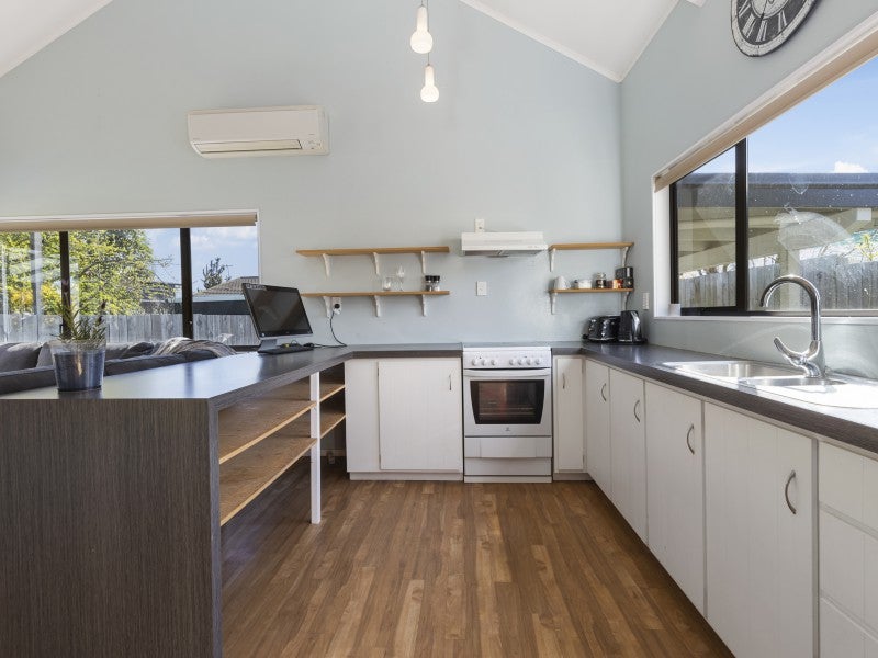 2/9 Weka Road, Waipahihi, Taupo - Carousel 2