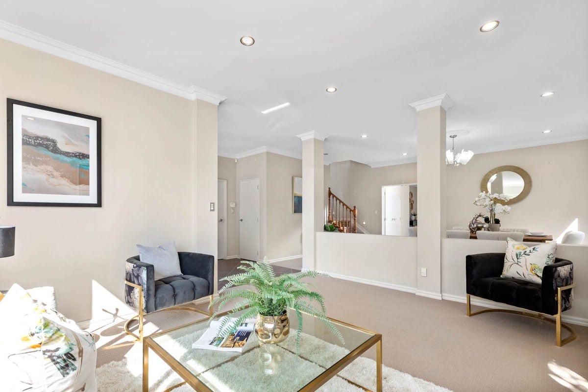 8 Tekapo Rise, Fairview Heights, Auckland - Carousel 2