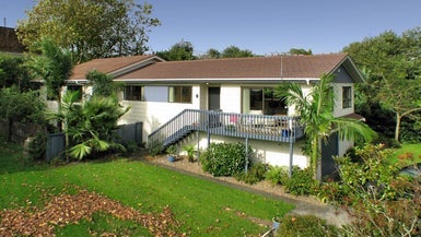 1 Capricorn Place, Browns Bay, Auckland - Carousel 1