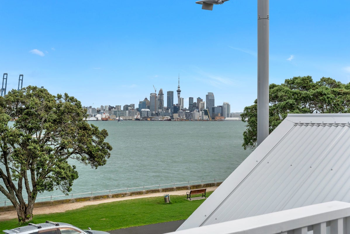 29 Queens Parade, Devonport, Auckland - Carousel 1