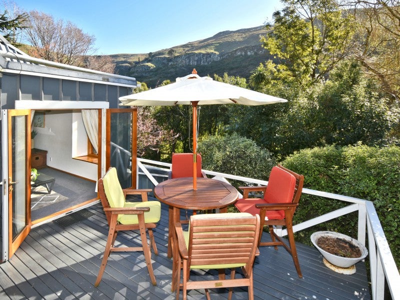 18 Evans Pass Road, Sumner, Christchurch - Carousel 1