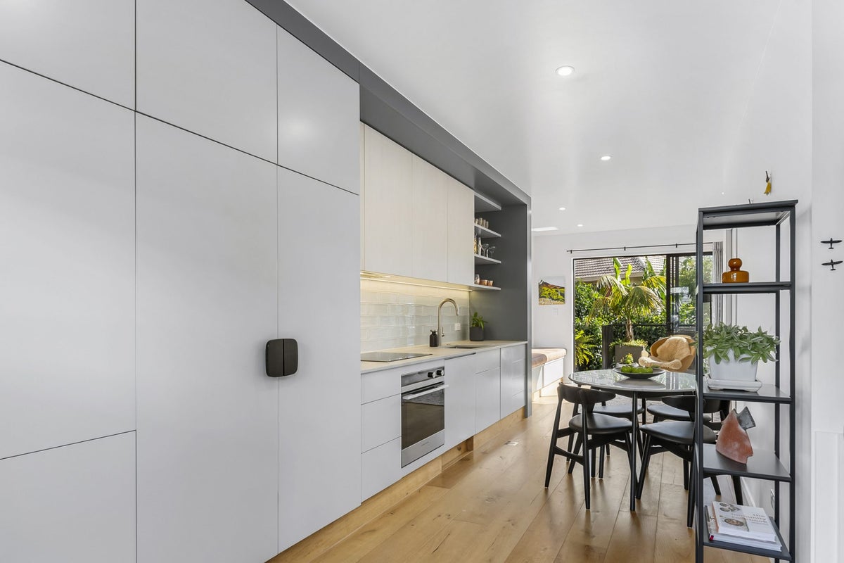8 Mah Lane, Hillsborough, Auckland - Carousel 2