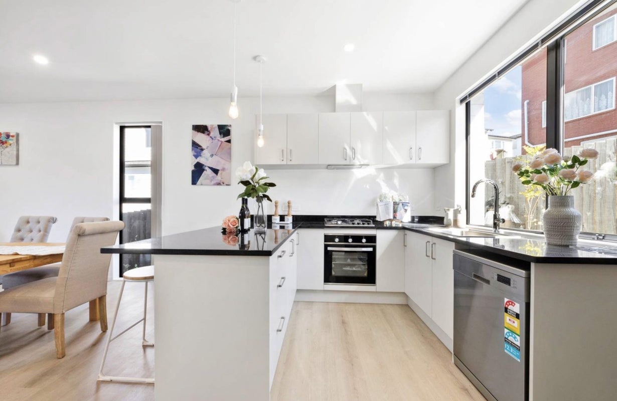 21D Andrew Road, Howick, Auckland - Carousel 1