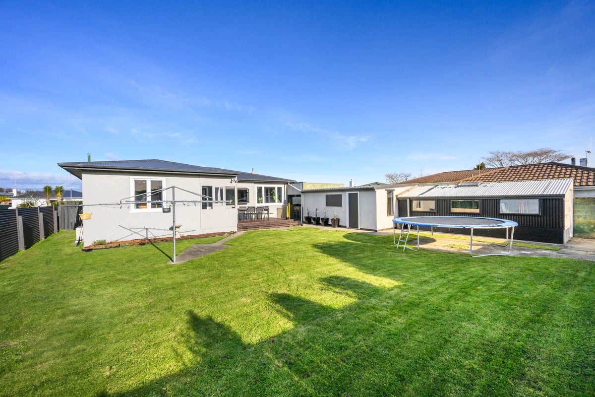 3 Aberdeen Avenue, Takaro, Palmerston North - Carousel 2