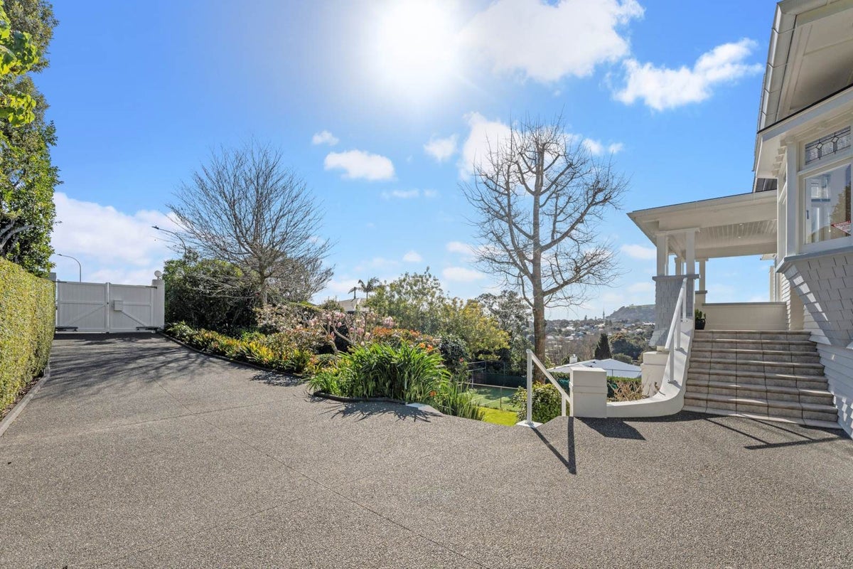 34 Rahiri Road, Mount Eden, Auckland - Carousel 2