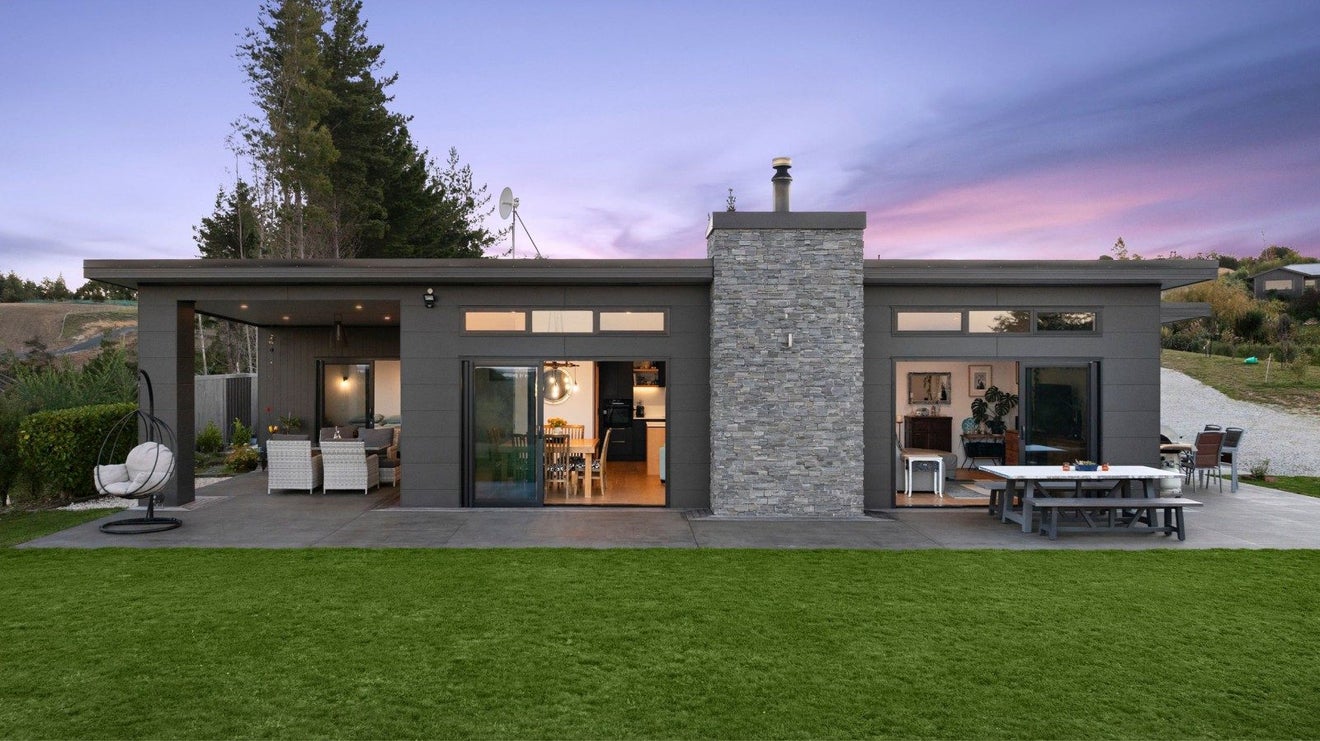 12 Harley Ridge, Tasman, Upper Moutere - Carousel 1