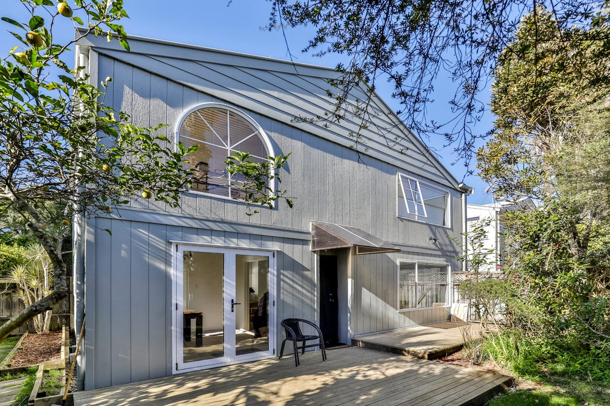 8/66 Larchwood Avenue, Westmere, Auckland - Carousel 1